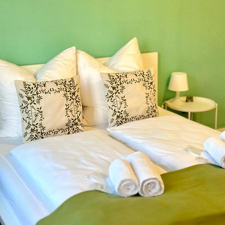 Raha Apartments - Charmantes Studio-Apartment - Hbf - Gratis Parkplatz Erfurt Dış mekan fotoğraf