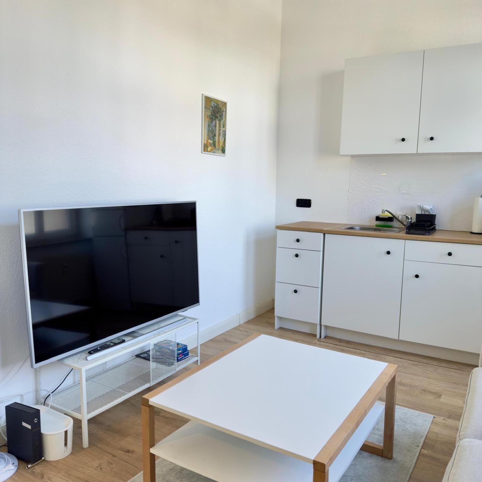 Raha Apartments - Charmantes Studio-Apartment - Hbf - Gratis Parkplatz Erfurt Dış mekan fotoğraf