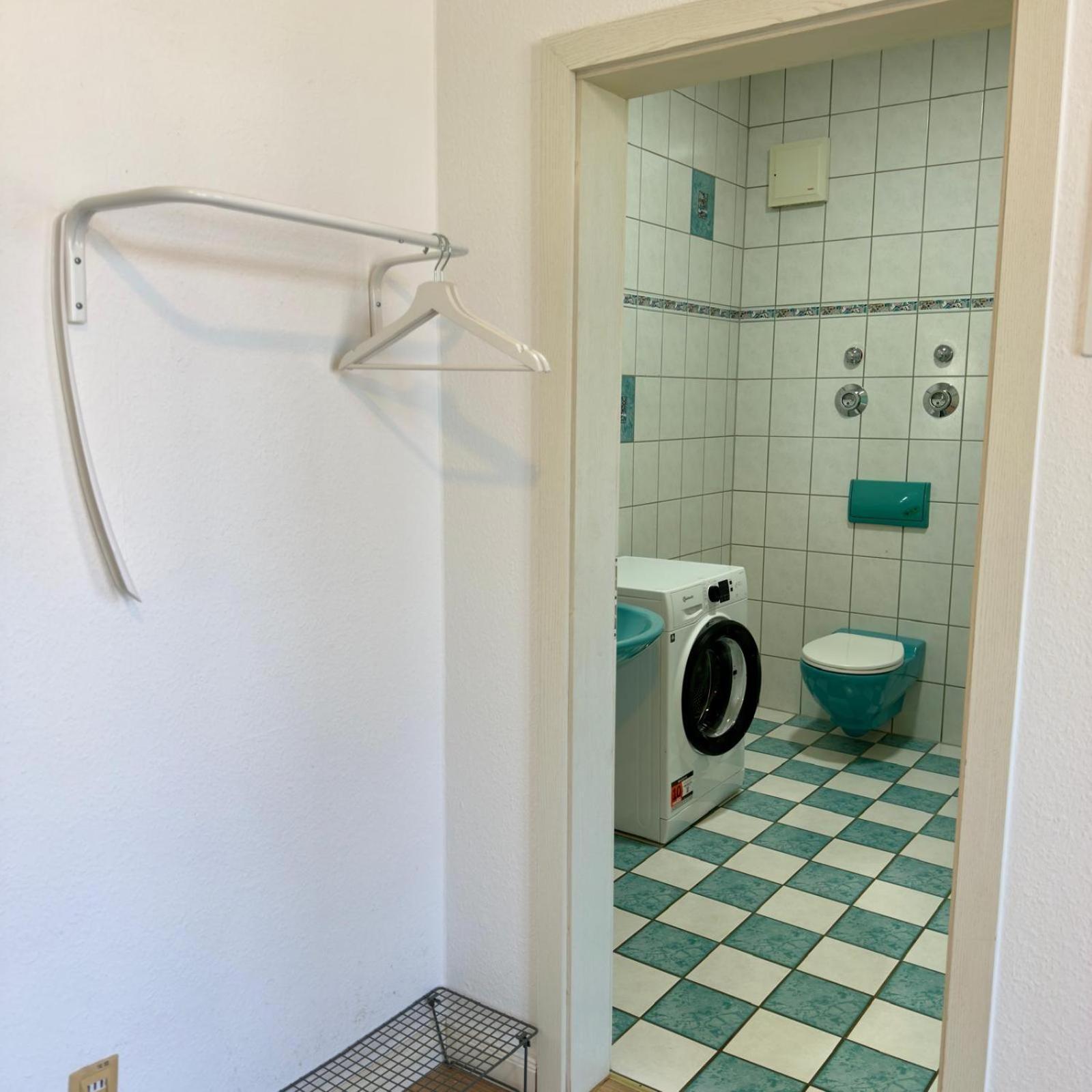 Raha Apartments - Charmantes Studio-Apartment - Hbf - Gratis Parkplatz Erfurt Dış mekan fotoğraf